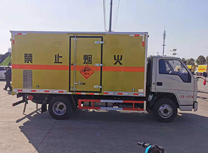埇桥爆破器材运输车技术升级与安全合规新趋势